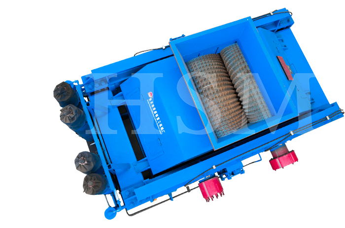 齒輥破碎機(jī)對(duì)輥破碎機(jī)、河卵石制砂機(jī)、石頭制砂機(jī)海報(bào)圖