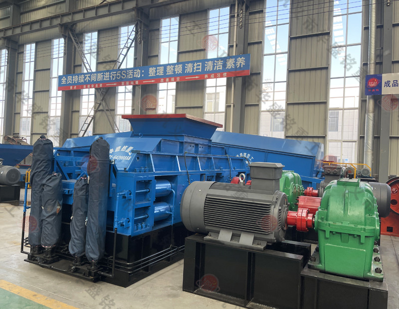 石料廠(chǎng)更換設(shè)備用對(duì)輥制砂機(jī)